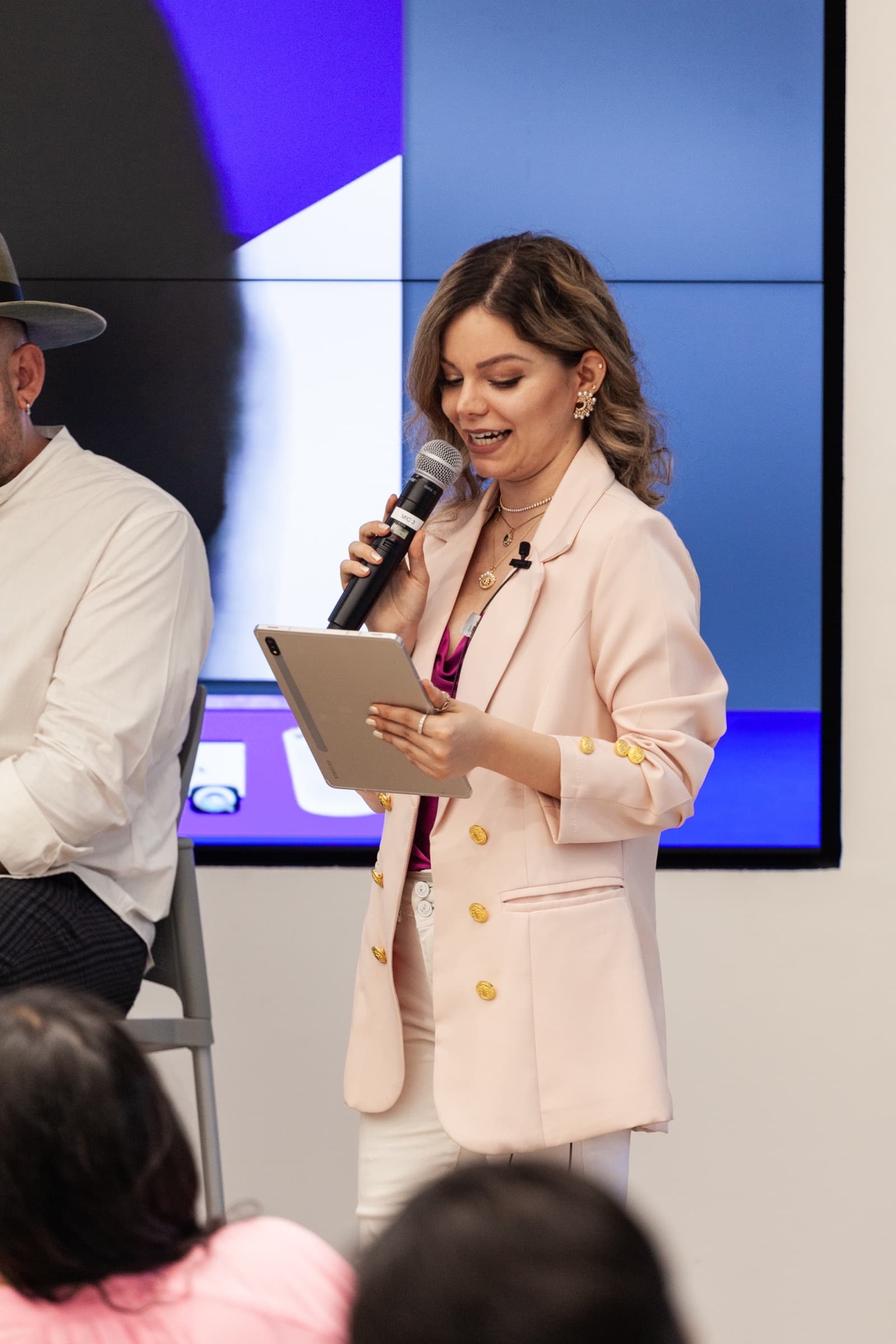 Conferencia — Fernanda Leony